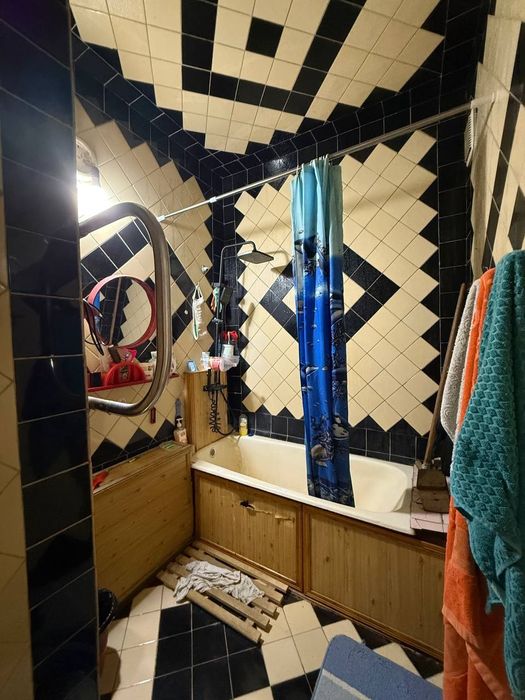 Продаётся квартира в сергели 7. 3*4/1/9 83 м² балкон 2*6, 2*3 не торец