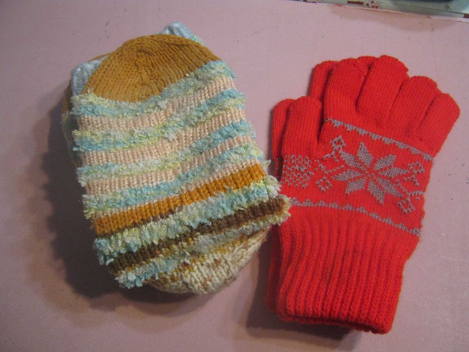 продавам ръкавици и вълнени чорапи