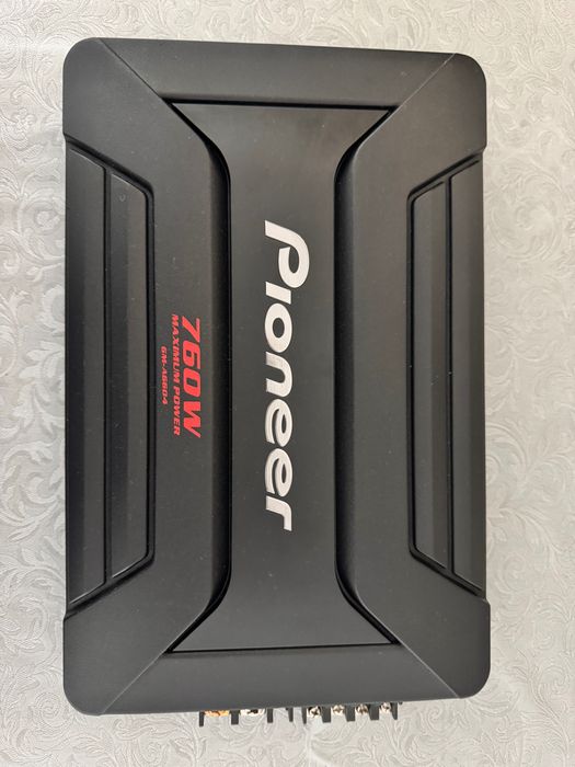 Бас каса Alpine / Усилвател Pioneer / CD плейър с USB Alpine