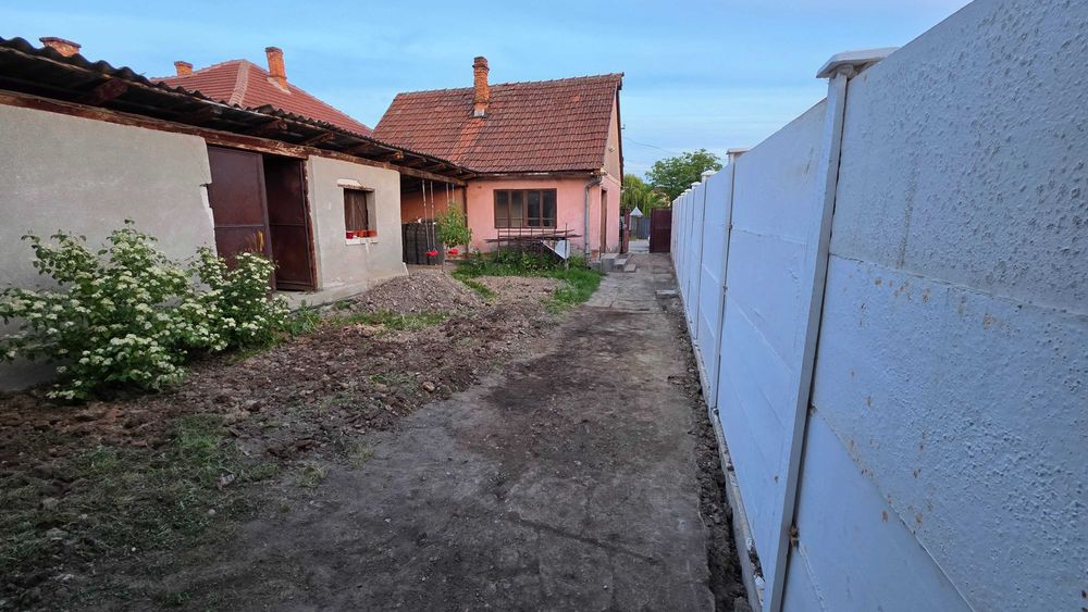 Casă de Vânzare în Sebiș, Jud. Arad – Teren 602 mp – 11 m front stradal