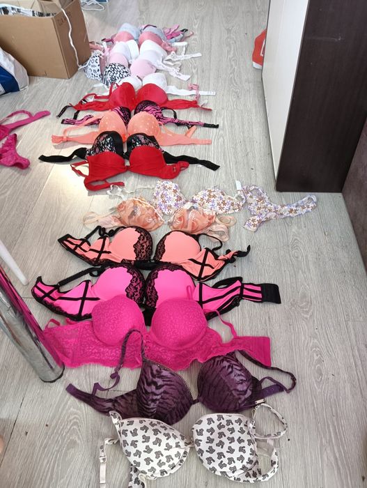 Сутиени и комплект