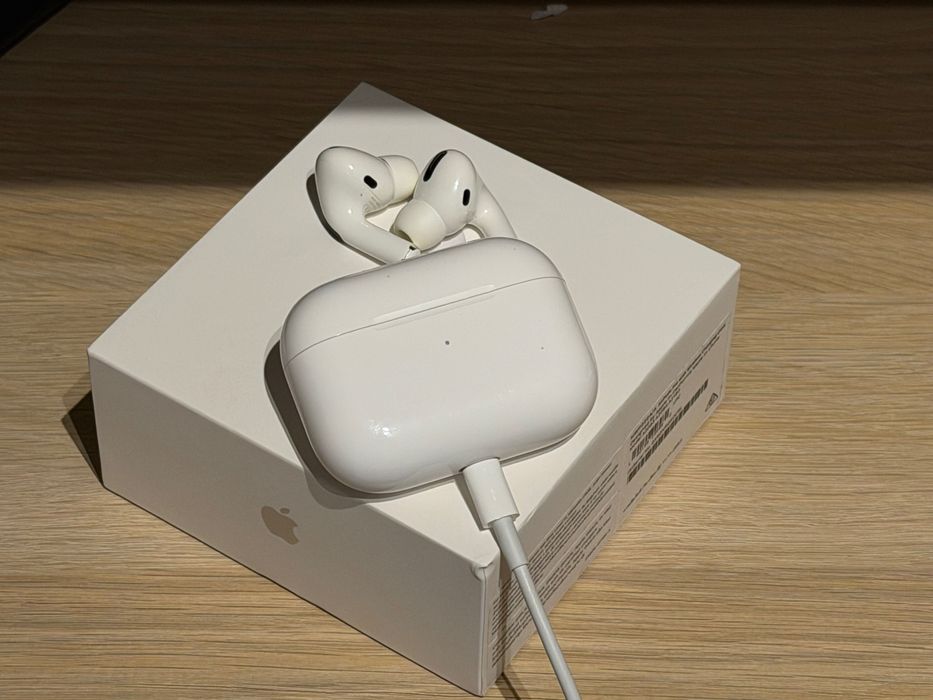 Продавам Apple AirPods Pro - втора употреба