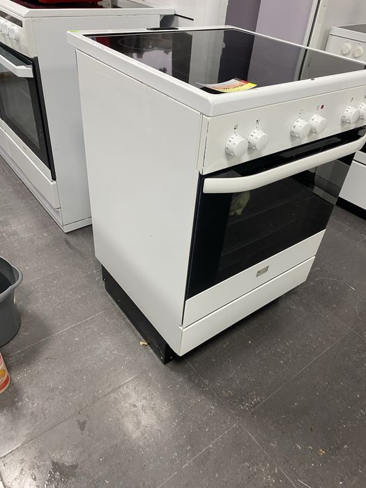 Свободностояща печка VOSS Electrolux