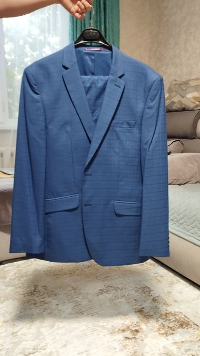 Продам костюм с брюками.