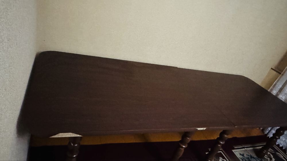 Стол для гостиной