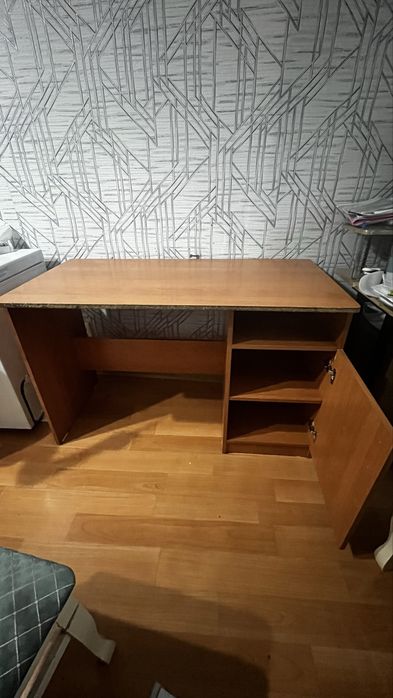 Продам стол ученический