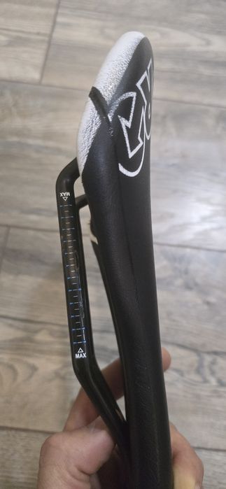 карбонова седалка  Pro stelth carbon 142 mmm