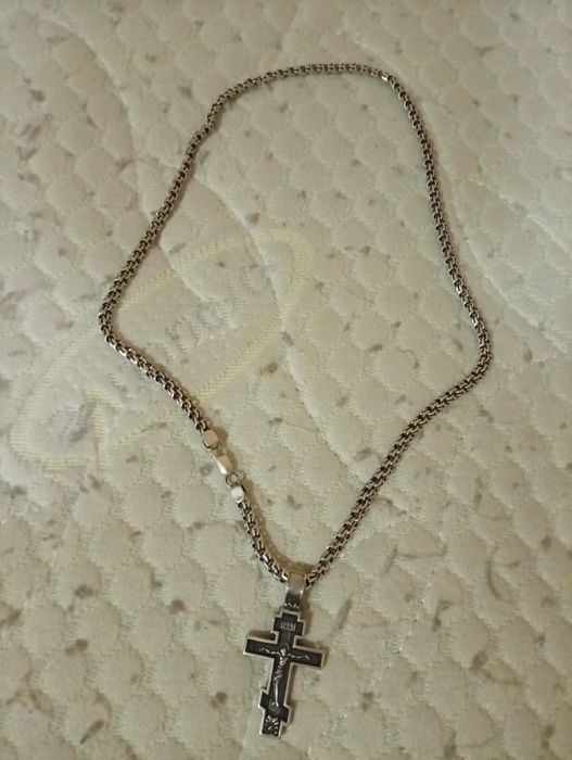 Крест с цепочкой