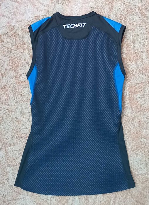 maieu Adidas de compresie