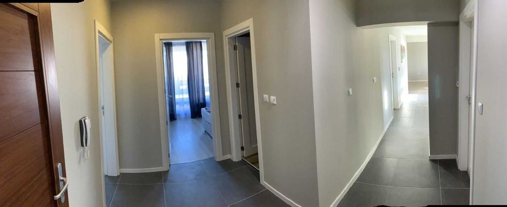 Дава се под наем Четиристаен апартамент в Варна, Център - 175 кв.м за 698.19 € - Снимка #1