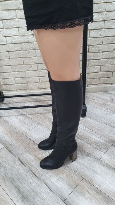 женские  зимние  сапоги