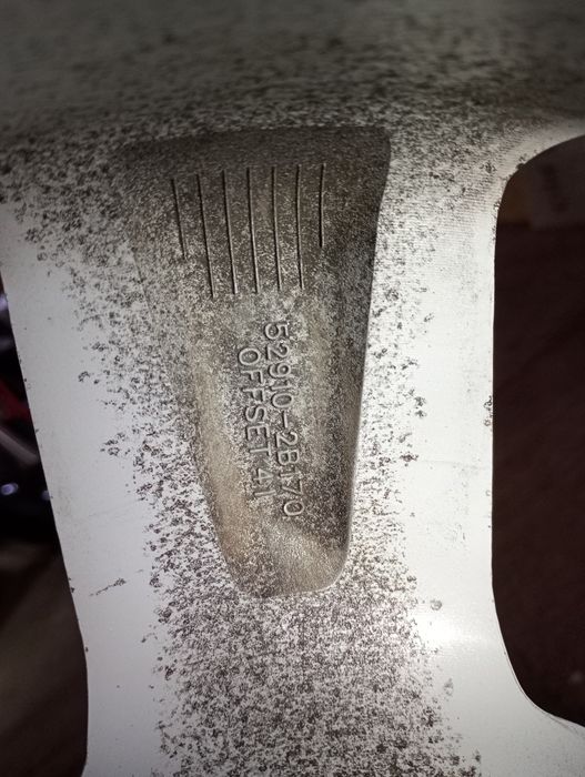 Хюндай оригинални джанти със летни  гуми 235/65/17 7J ET41 5x115 цо67