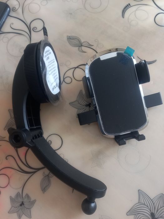 Продам держатель для телефона в машину