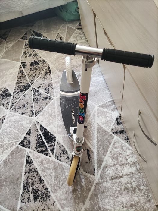 Продаётся самокат.