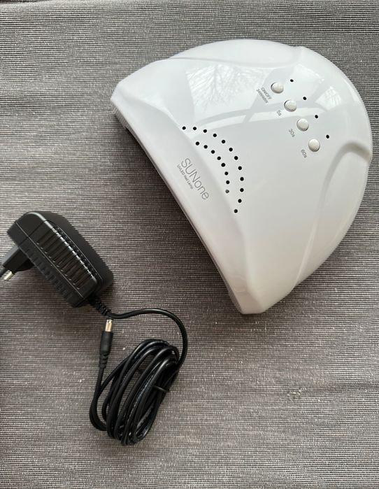 UV лампа за маникюр.