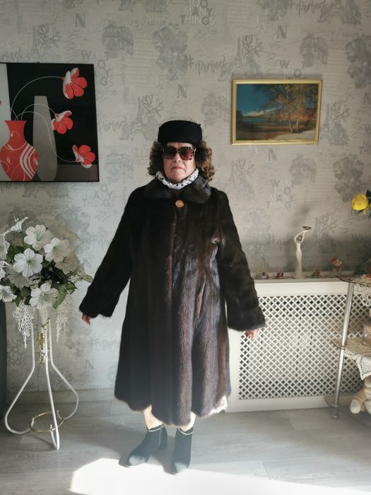 Продам женскую норкавую шубу, размер 50-52,