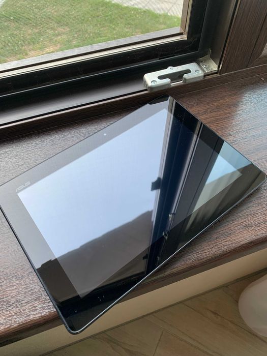 Vand Tableta mare ASUS in stare buna de functionare loc de cartela SIM