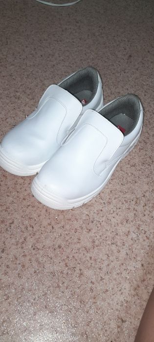 Рабочие ботинки с защитным металлическим передом