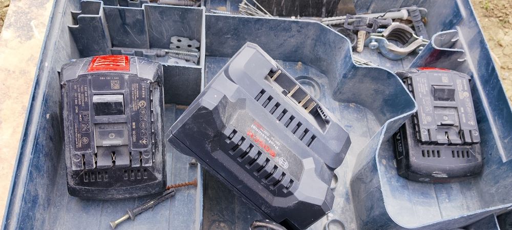 Зарядное устройства шрупаверт 18 волт