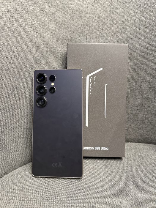 Samsung S25 Ultra ЧИСТО НОВ