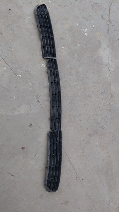 Решётка на авто передний