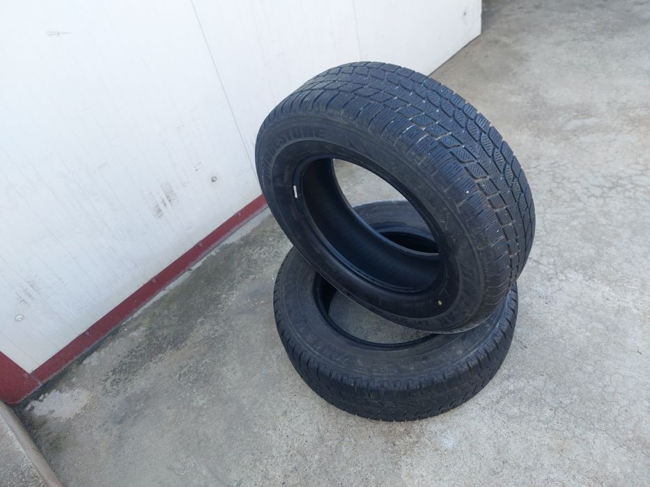 100 lei bucata! Doua anvelope IARNA/M+S 215 70 16 Bridgestone