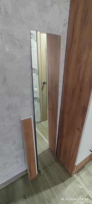Продам зеркало навесное
