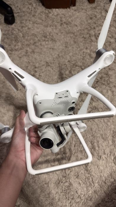 Drona DJI Phantom 4
