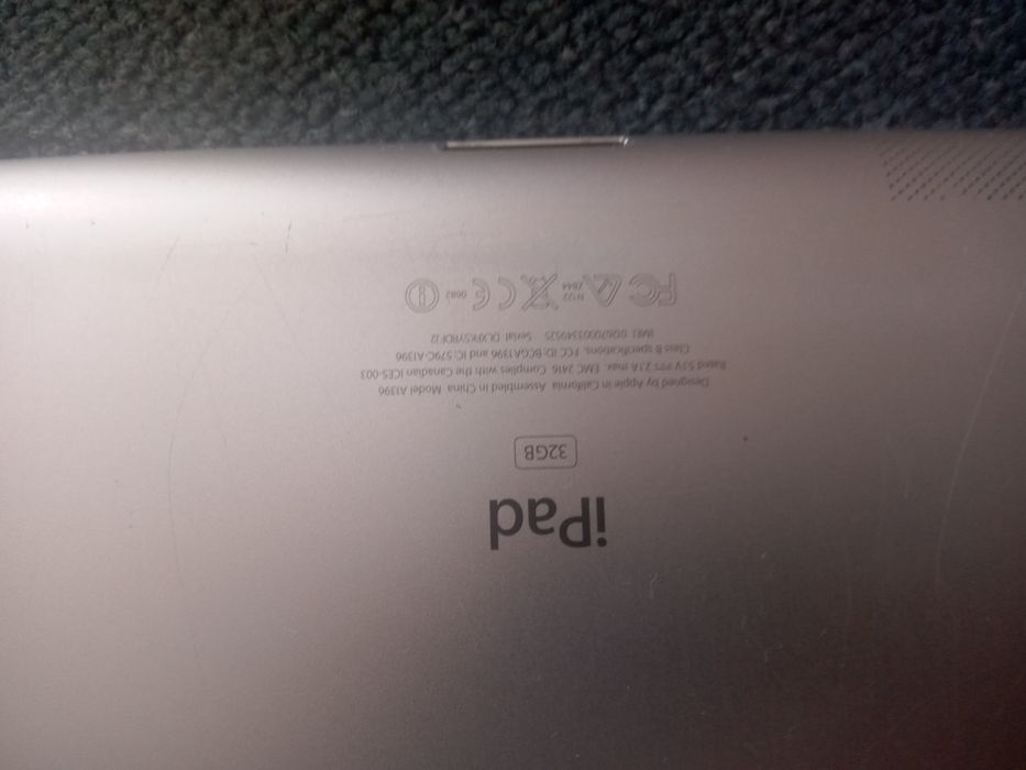 Vând tabletă IPad,32 GB