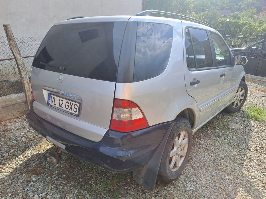 Vând Mercedes-Benz ML 270 cdi