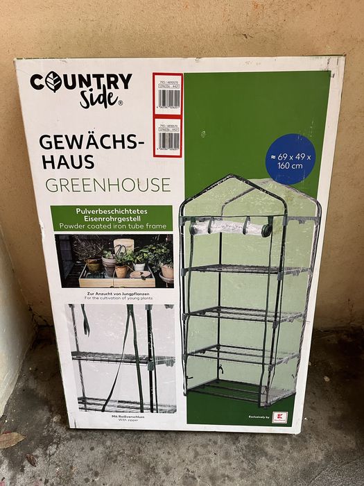 Mini sera pentru cresterea rasadurilor