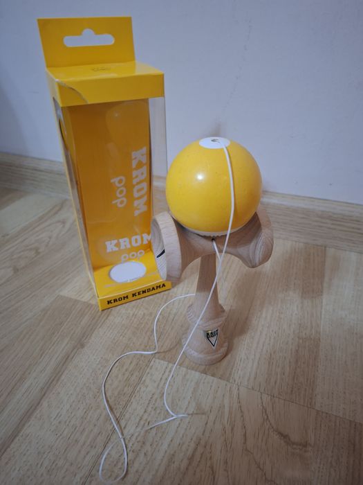 Kendama krom pop  semnata de XRemus