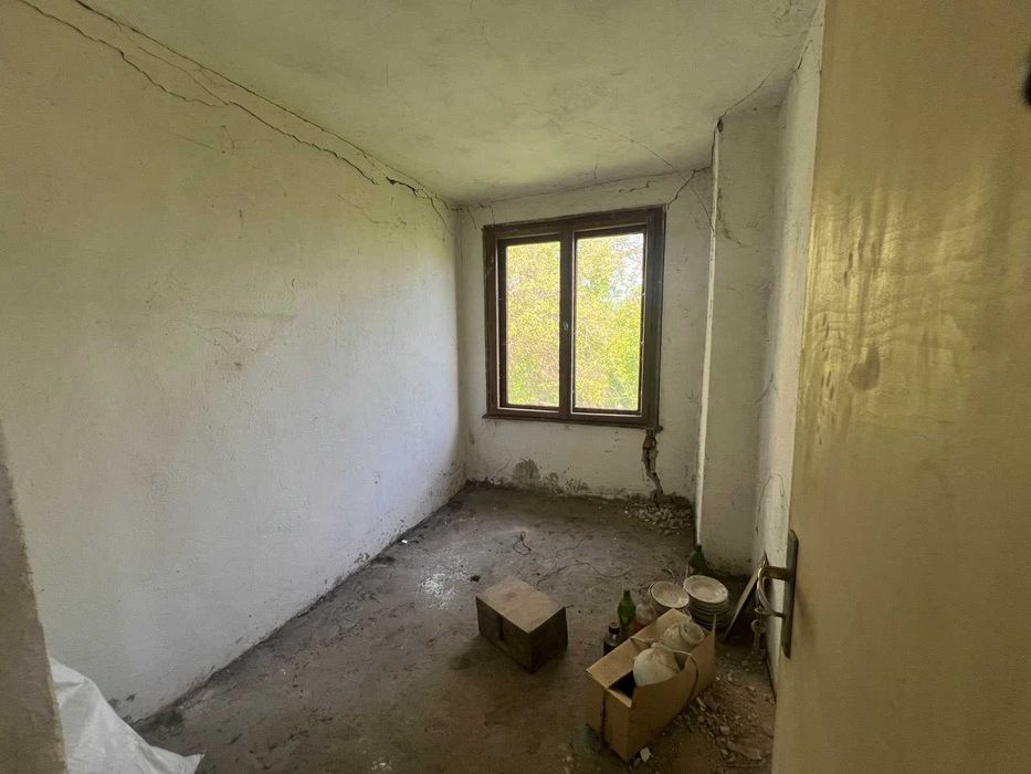 Къща за продажба в с. Патреш