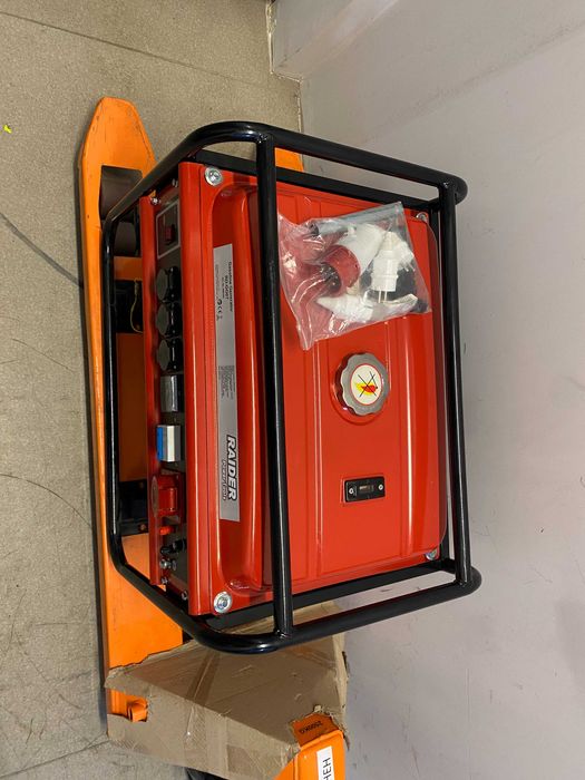 090104	Генератор за ток бензинов 5kW 230V & 380V RD-GG07