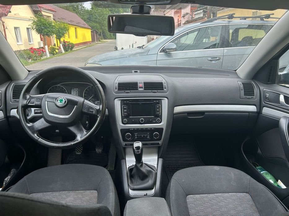 SKODA Octavia 2012 — imagine 4