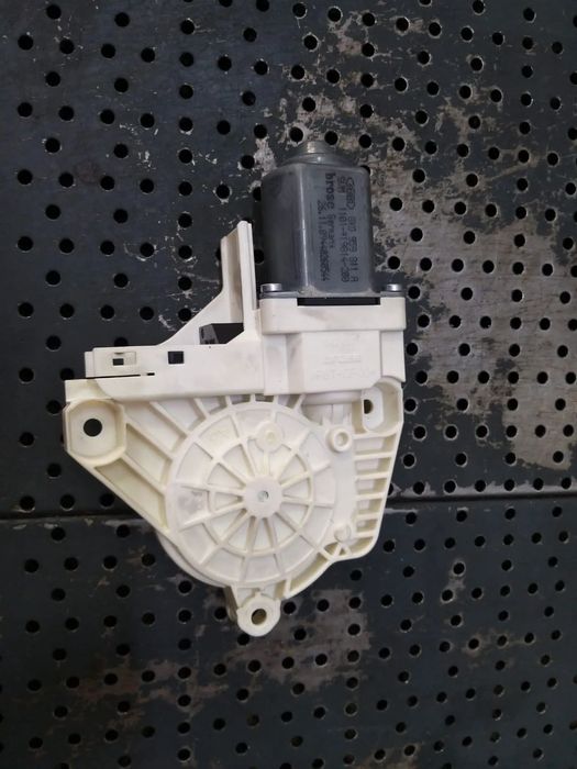 Motoras macara stanga spate audi a4 b8 8k 8k0959811a