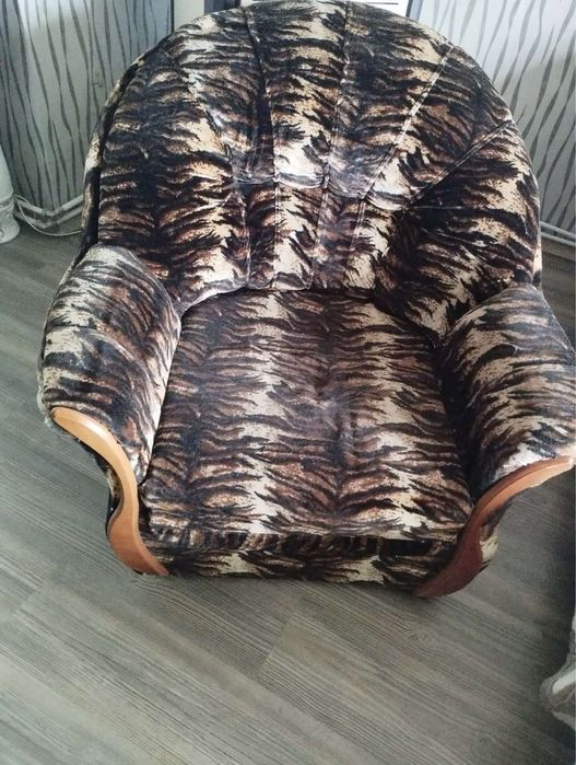 Разтегателен диван