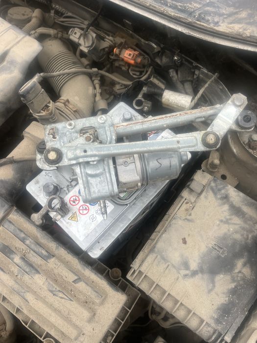 Ansamblu  stergatoare  cu motoras vw golf 5 plus