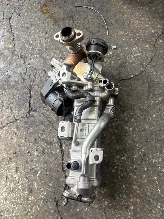 Ansamblu Răcitor Gaze (EGR Cooler) + Supapă EGR BMW M550d 381 CP
