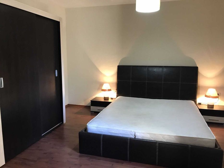 Тристаен апартамент във Въстанически