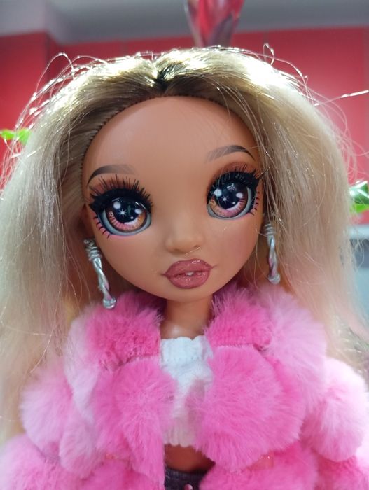 Кукла Rainbow High