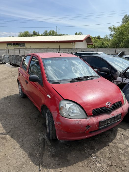 Toyota Yaris 1.0 vvt  НА ЧАСТИ