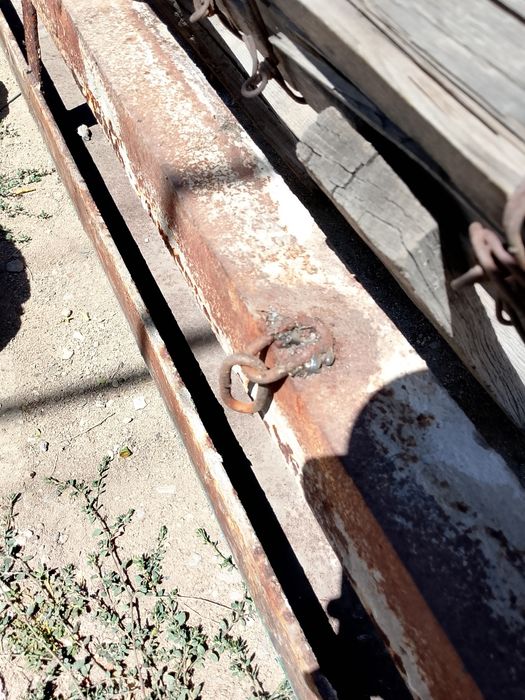 Гаражные ворота.