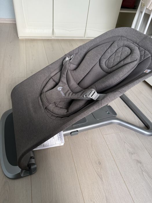 Шезлонг ErgoBABY