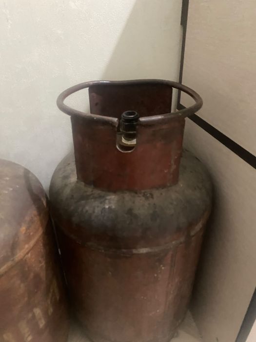 Екі газ балон бар