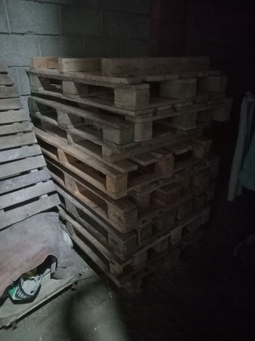 Продам дрова мешках и поддоны.