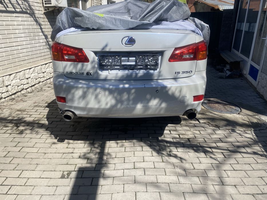 Подетально Lexus is350
