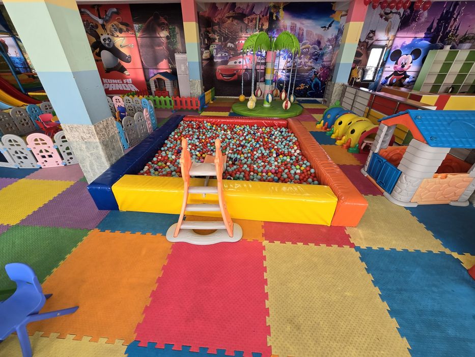 Детские площадки  Болалар майдончаси Карусели Горки Качели