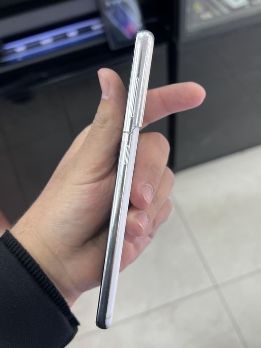 Samsung s21  б/у