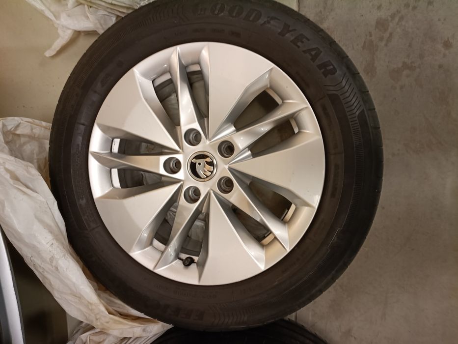 Алуминиеви джанти и летни гуми Skoda Octavia IV, Alasia16 "